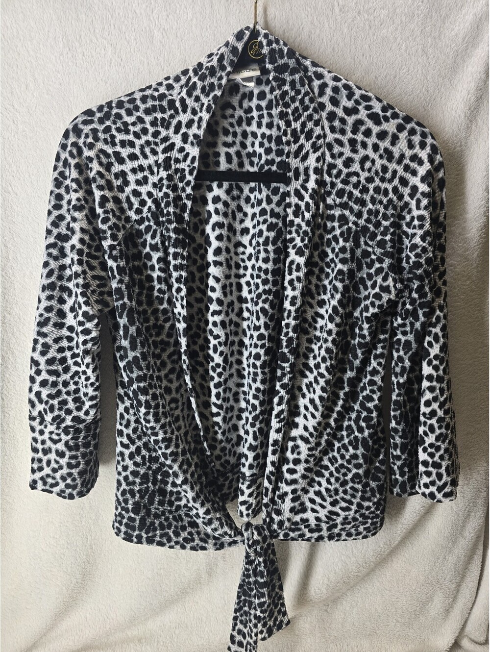 Chico's Women's Size 1 Medium Blouse Shirt Leopard Open Tie Front 3/4 Sleeves